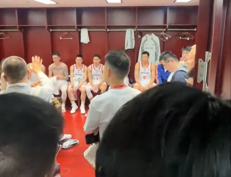 开云体育官方网站-上海太豪了！晋级四强后，俱乐部更衣室承诺：夺冠奖金一分不少！